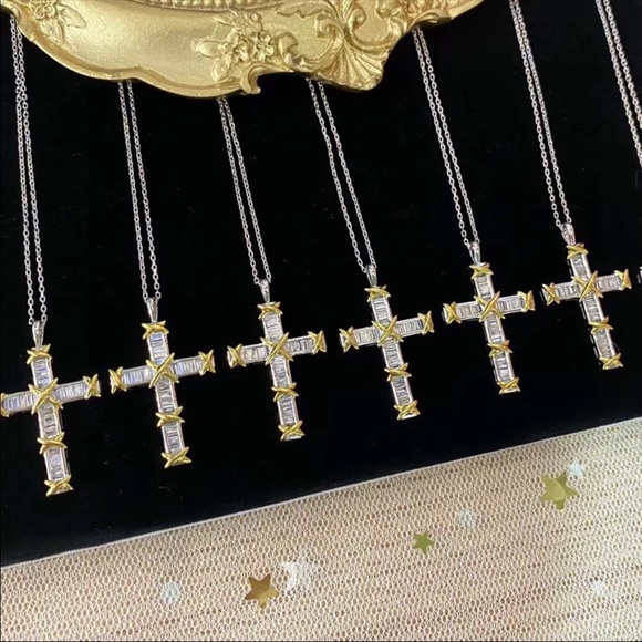 New Two Tone 925 Silver Beautiful Cross Diamond Necklace - Picture 6 of 7